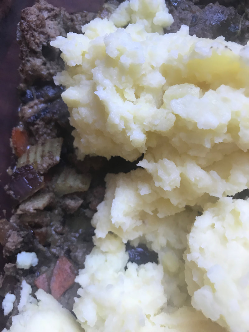 Shepherd's pie with mashed potato topping